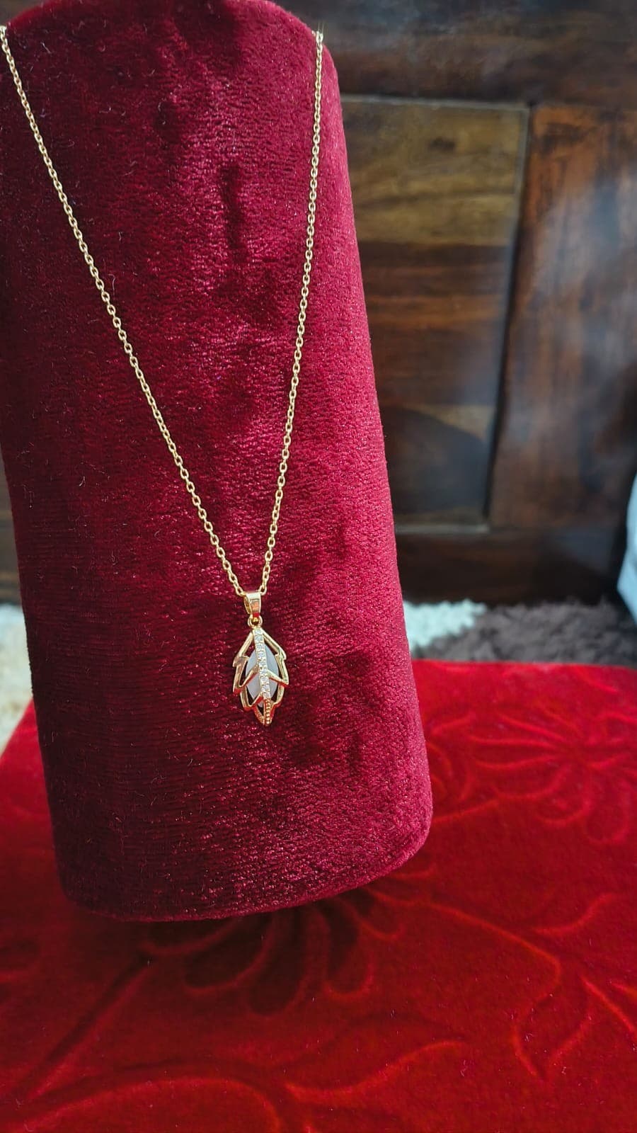 Leaf Cage Stone Pendant