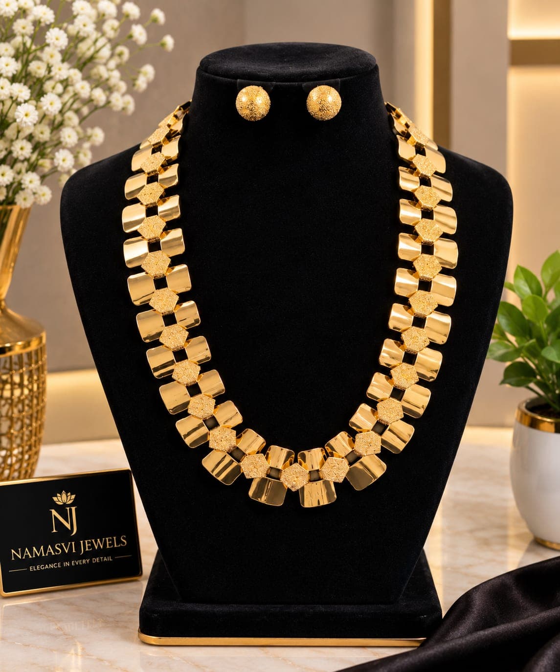 Royal Geometric Gold Necklace Set